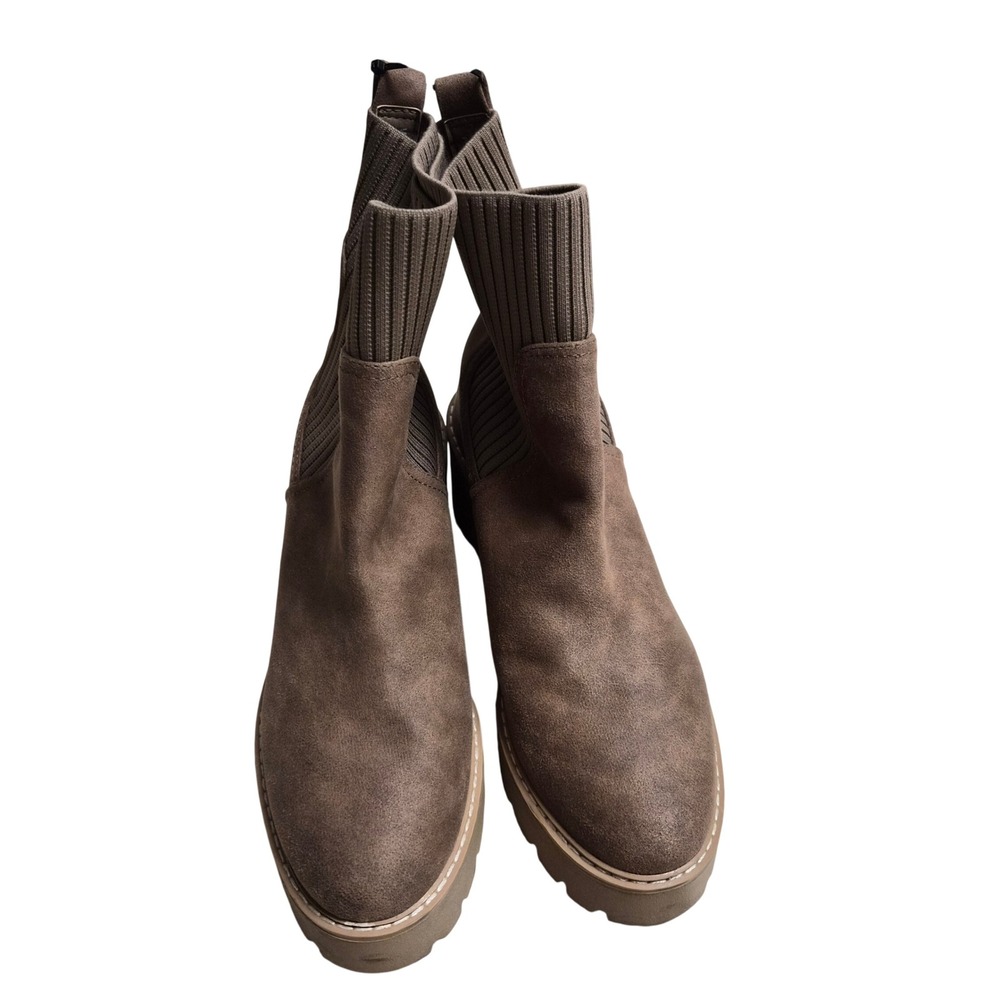 DV Dolce Vita Tyler Taupe Brown Faux Suede Knit Sock Lug Sole Chelsea Boots 9